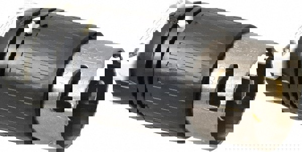 Locking Inlet: Plug, Industrial, Non-NEMA, 480V, Black & White